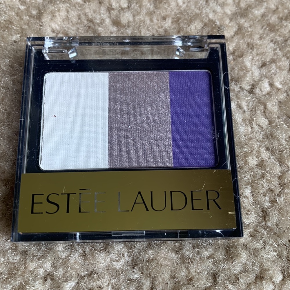 Estée Lauder eyeshadow compact